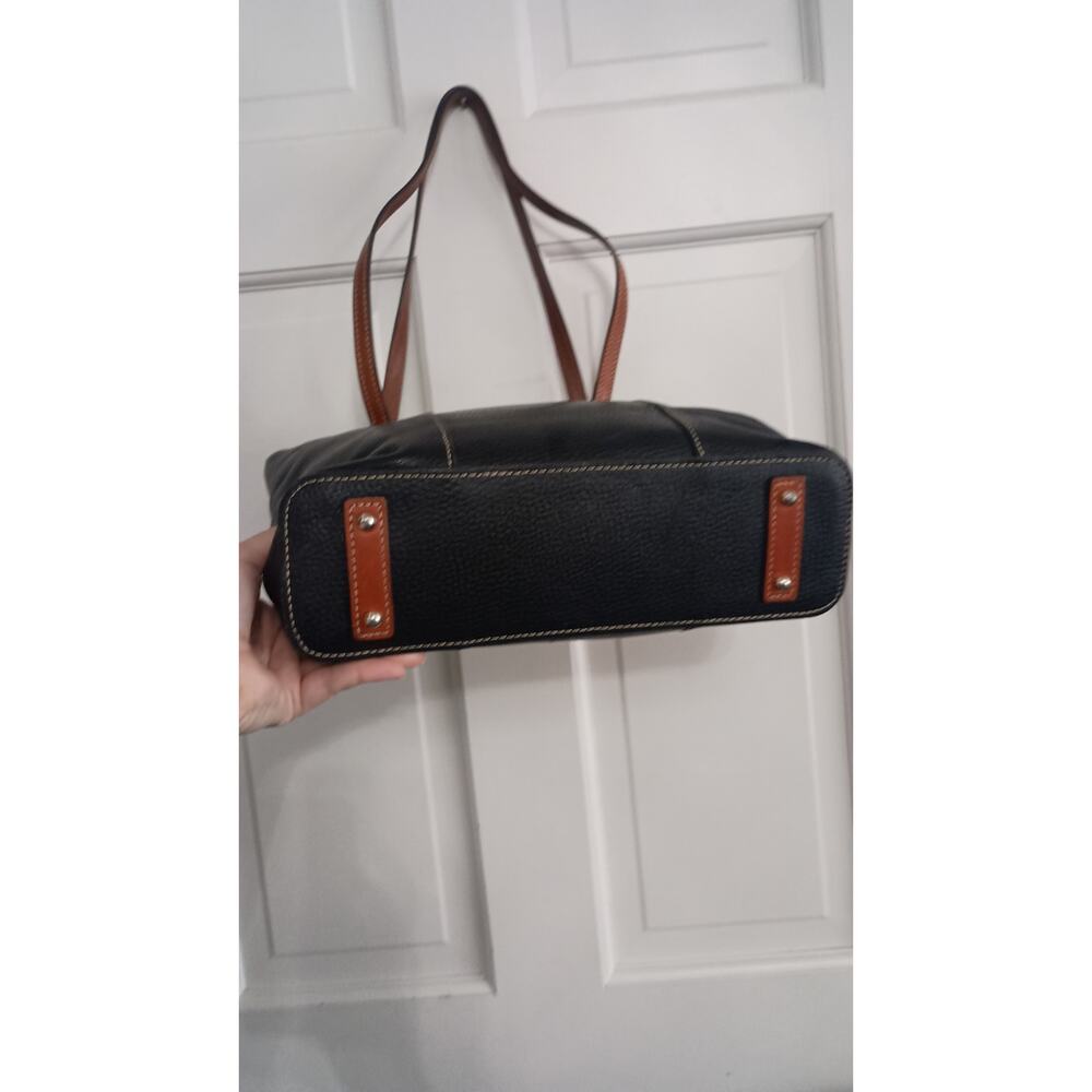 Dooney & Bourke Pebble collection Lexington black medium sized purse. Regency - Picture 9 of 12